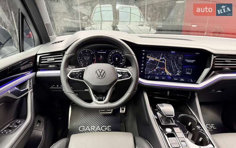 Внедорожник / Кроссовер Volkswagen Touareg 2021 в Киеве