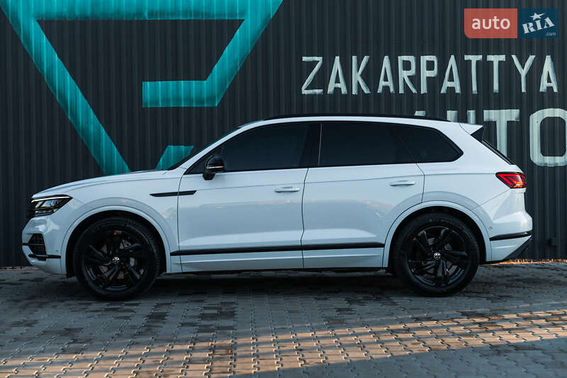 Внедорожник / Кроссовер Volkswagen Touareg 2019 в Мукачево