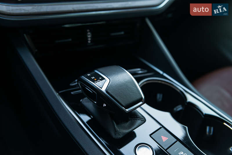 Внедорожник / Кроссовер Volkswagen Touareg 2019 в Мукачево