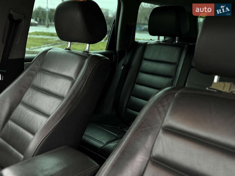 Внедорожник / Кроссовер Volkswagen Touareg 2006 в Сумах