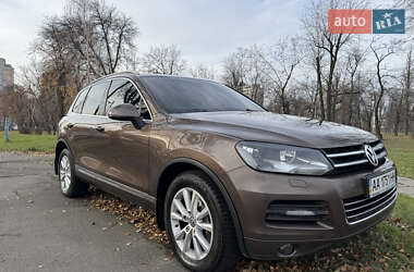 Внедорожник / Кроссовер Volkswagen Touareg 2012 в Киеве