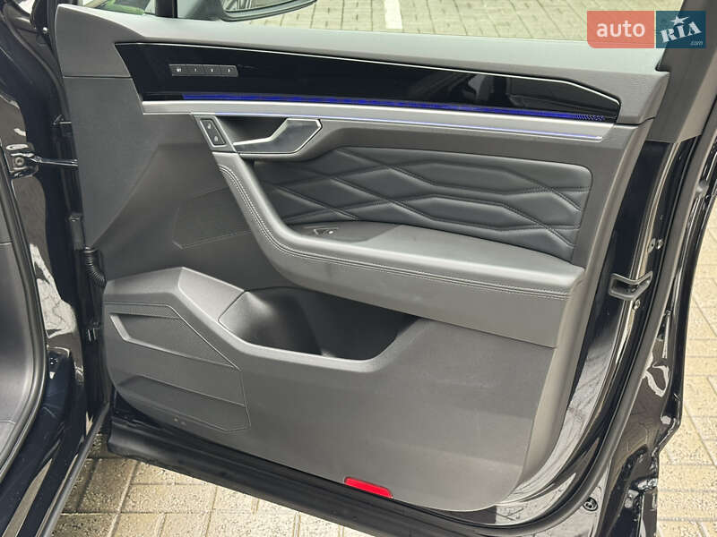 Внедорожник / Кроссовер Volkswagen Touareg 2021 в Киеве