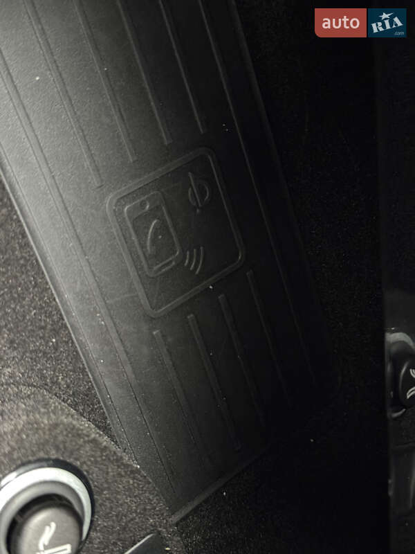 Внедорожник / Кроссовер Volkswagen Touareg 2021 в Киеве