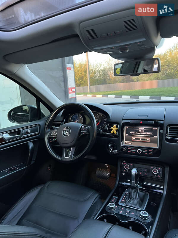 Внедорожник / Кроссовер Volkswagen Touareg 2013 в Бердичеве