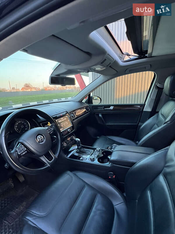 Внедорожник / Кроссовер Volkswagen Touareg 2013 в Бердичеве