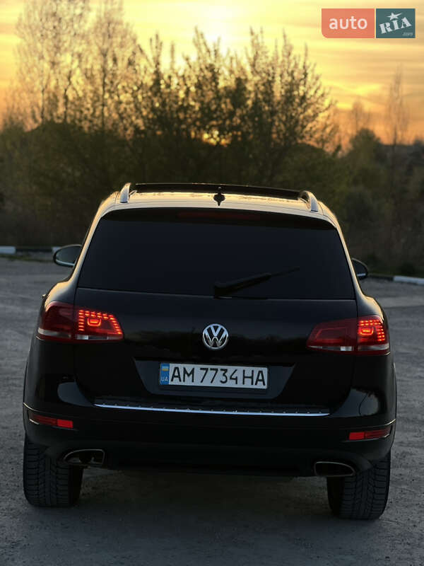 Внедорожник / Кроссовер Volkswagen Touareg 2013 в Бердичеве