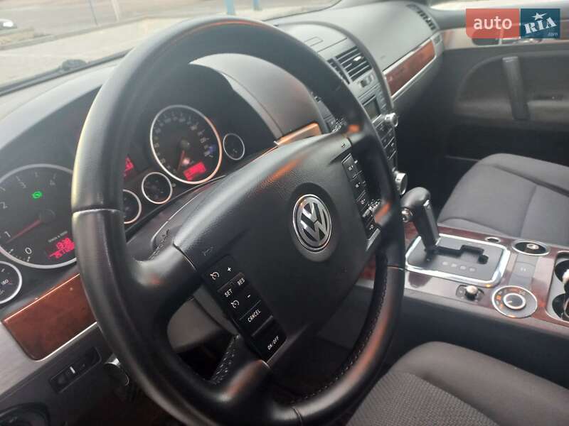 Позашляховик / Кросовер Volkswagen Touareg 2008 в Івано-Франківську