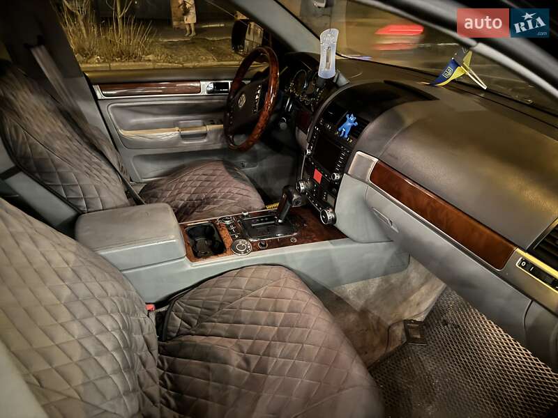 Позашляховик / Кросовер Volkswagen Touareg 2003 в Полтаві