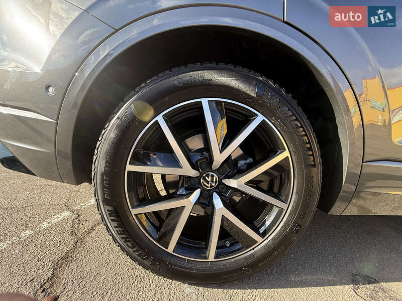 Внедорожник / Кроссовер Volkswagen Touareg 2023 в Житомире