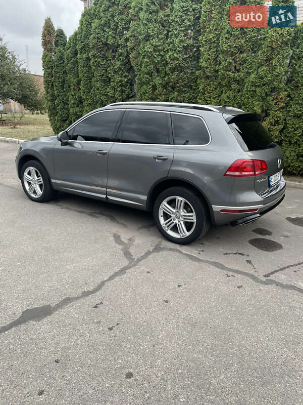 Позашляховик / Кросовер Volkswagen Touareg 2015 в Білій Церкві