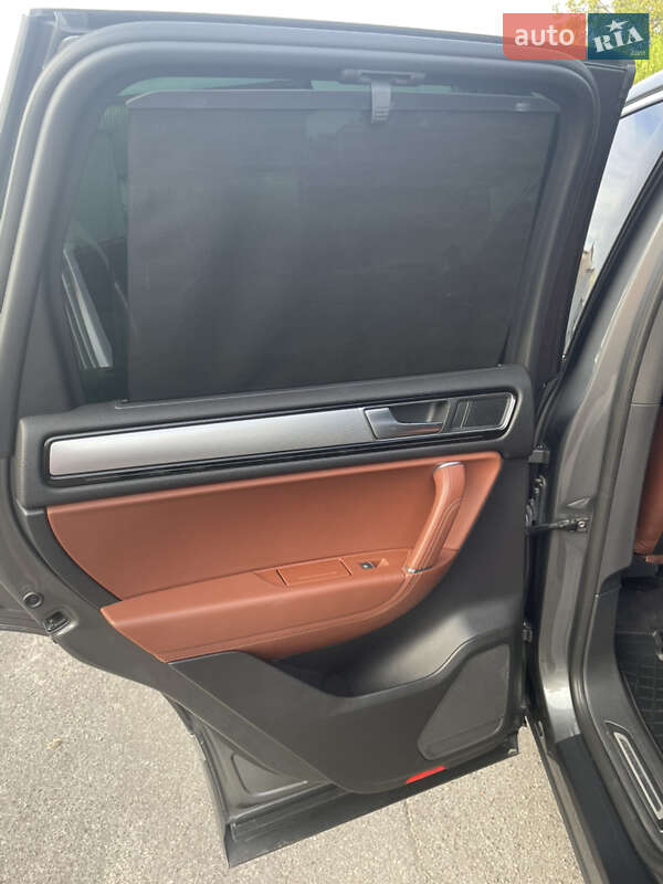 Позашляховик / Кросовер Volkswagen Touareg 2015 в Білій Церкві