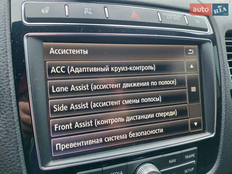 Позашляховик / Кросовер Volkswagen Touareg 2016 в Рівному