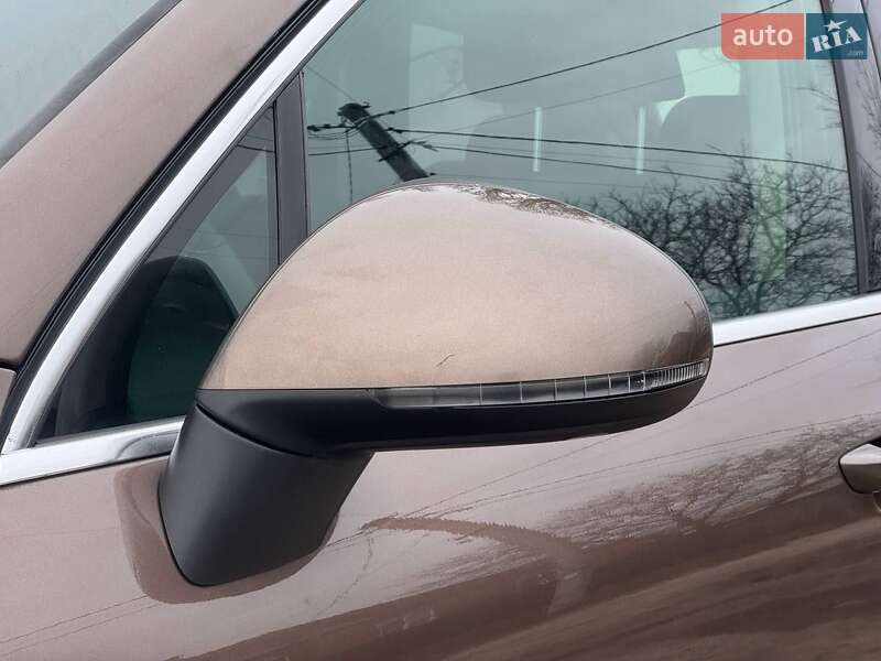 Внедорожник / Кроссовер Volkswagen Touareg 2012 в Ахтырке