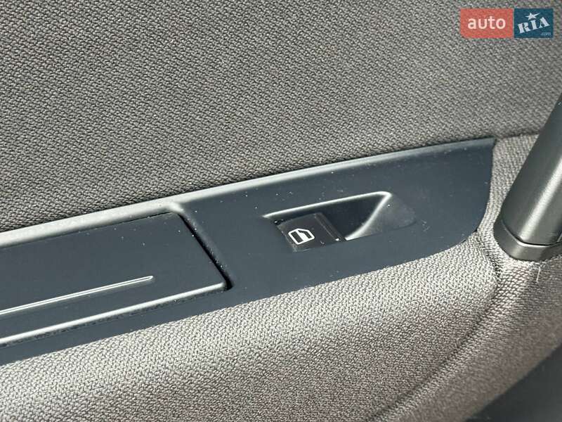 Внедорожник / Кроссовер Volkswagen Touareg 2012 в Ахтырке