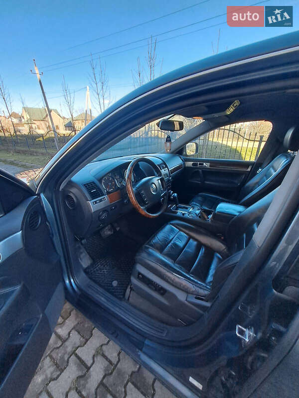 Внедорожник / Кроссовер Volkswagen Touareg 2006 в Черновцах