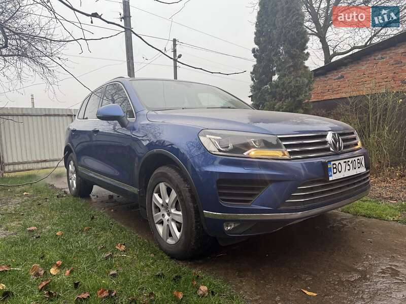Позашляховик / Кросовер Volkswagen Touareg 2015 в Старій Синяві