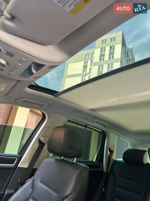 Позашляховик / Кросовер Volkswagen Touareg 2016 в Тернополі фото 24 Позашляховик / Кросовер Volkswagen Touareg 2016 в Тернополі