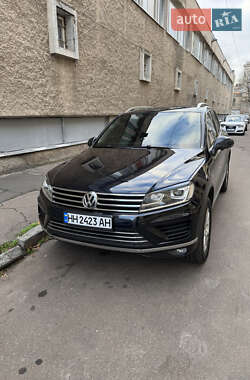 Позашляховик / Кросовер Volkswagen Touareg 2017 в Одесі