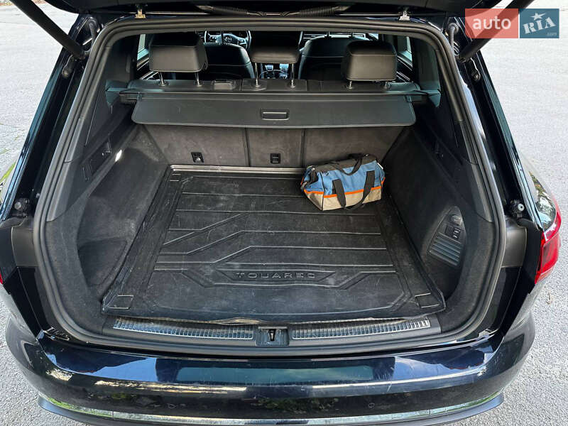 Позашляховик / Кросовер Volkswagen Touareg 2018 в Києві