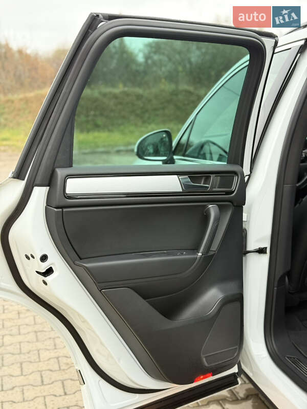 Позашляховик / Кросовер Volkswagen Touareg 2014 в Луцьку фото 22 Позашляховик / Кросовер Volkswagen Touareg 2014 в Луцьку