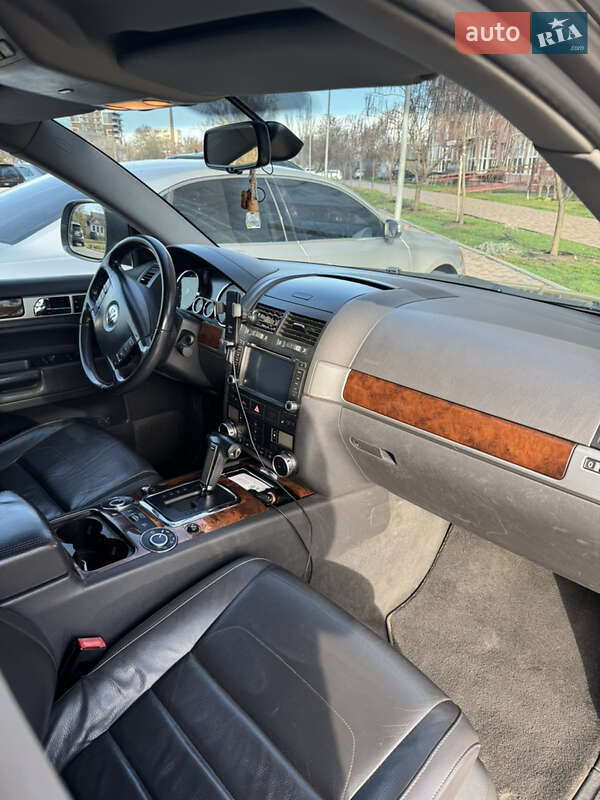 Внедорожник / Кроссовер Volkswagen Touareg 2007 в Николаеве