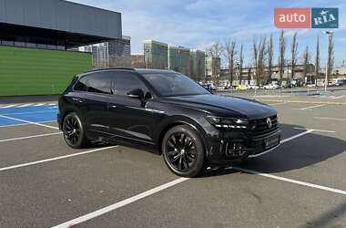 Внедорожник / Кроссовер Volkswagen Touareg 2019 в Киеве