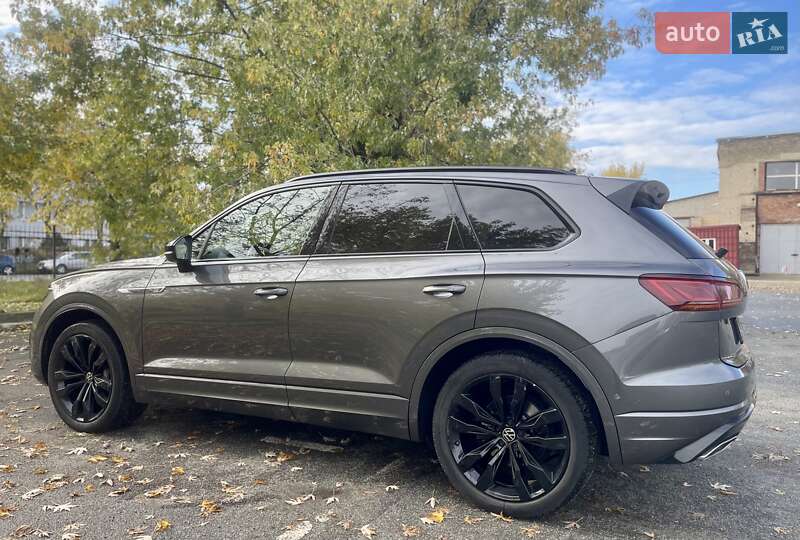 Внедорожник / Кроссовер Volkswagen Touareg 2022 в Киеве