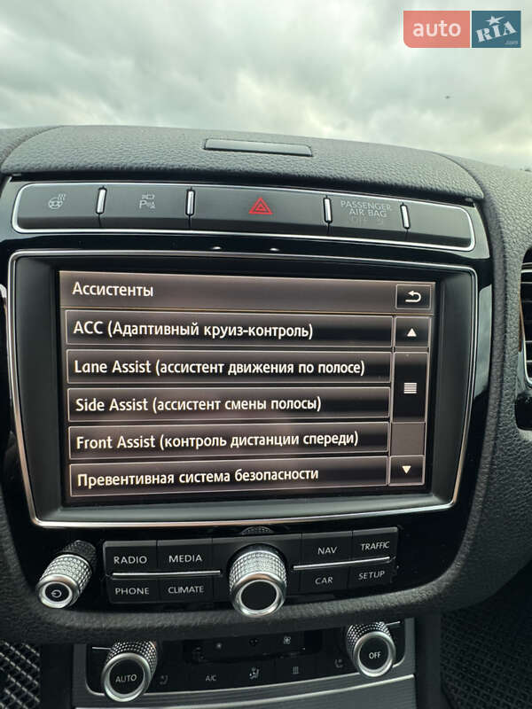 Внедорожник / Кроссовер Volkswagen Touareg 2016 в Хмельницком