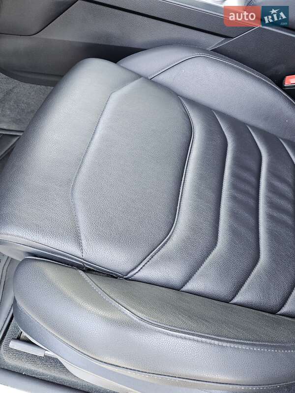 Внедорожник / Кроссовер Volkswagen Touareg 2022 в Березане