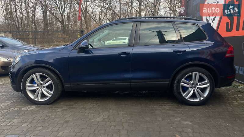 Внедорожник / Кроссовер Volkswagen Touareg 2013 в Виннице