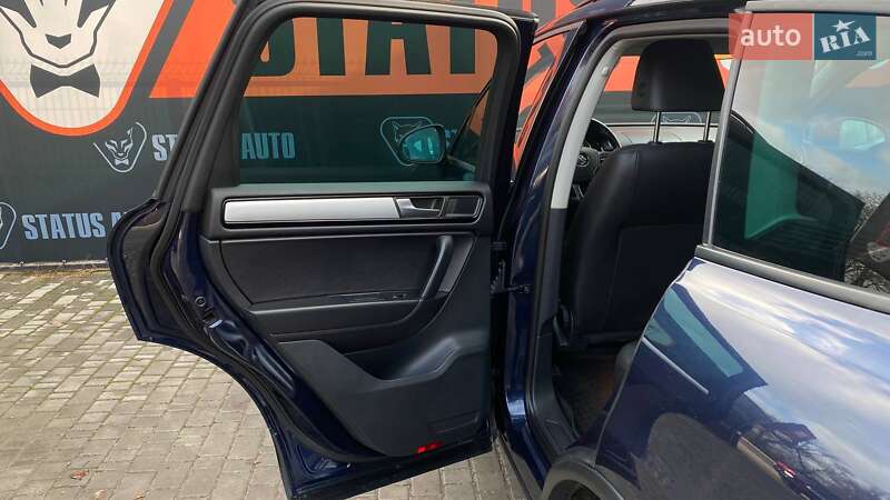 Внедорожник / Кроссовер Volkswagen Touareg 2013 в Виннице