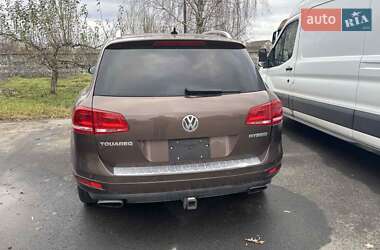 Внедорожник / Кроссовер Volkswagen Touareg 2013 в Романове