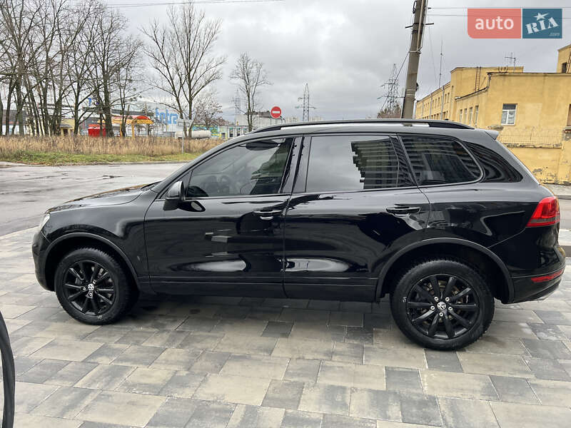 Внедорожник / Кроссовер Volkswagen Touareg 2011 в Харькове