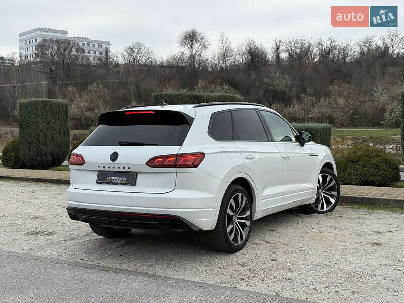Внедорожник / Кроссовер Volkswagen Touareg 2018 в Днепре