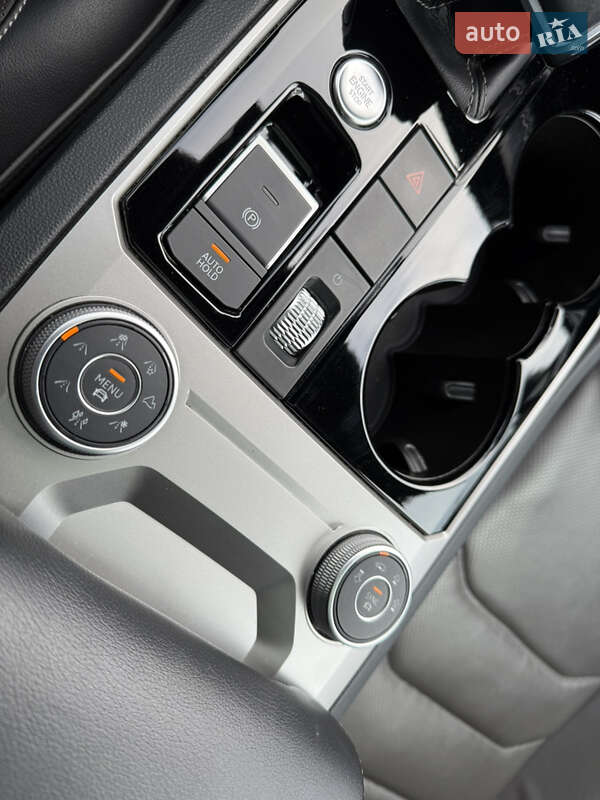 Внедорожник / Кроссовер Volkswagen Touareg 2018 в Днепре