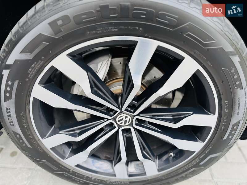 Внедорожник / Кроссовер Volkswagen Touareg 2018 в Днепре фото 30 Внедорожник / Кроссовер Volkswagen Touareg 2018 в Днепре