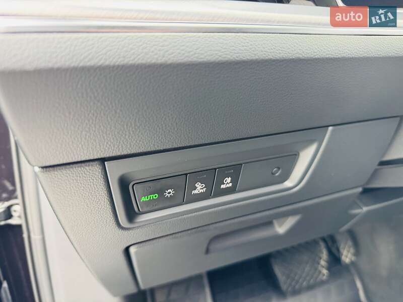 Внедорожник / Кроссовер Volkswagen Touareg 2018 в Днепре фото 47 Внедорожник / Кроссовер Volkswagen Touareg 2018 в Днепре