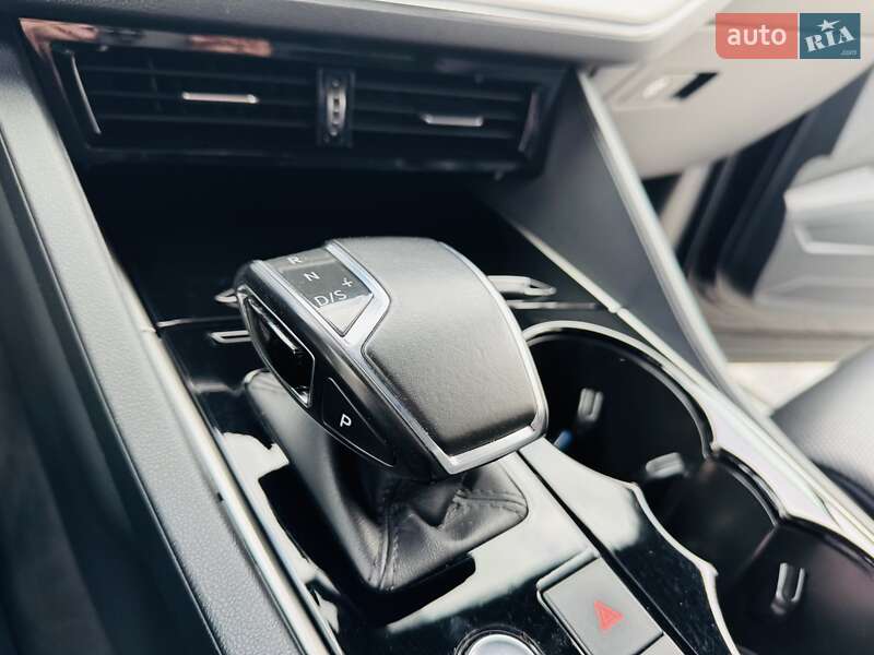 Внедорожник / Кроссовер Volkswagen Touareg 2018 в Днепре фото 50 Внедорожник / Кроссовер Volkswagen Touareg 2018 в Днепре