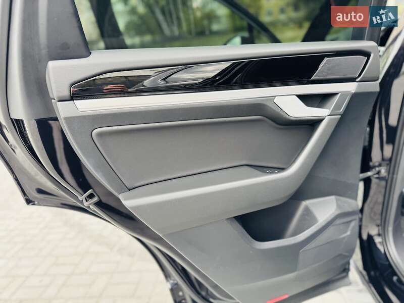 Внедорожник / Кроссовер Volkswagen Touareg 2018 в Днепре фото 53 Внедорожник / Кроссовер Volkswagen Touareg 2018 в Днепре