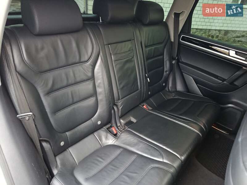 Внедорожник / Кроссовер Volkswagen Touareg 2013 в Жмеринке