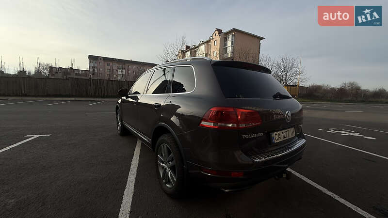 Позашляховик / Кросовер Volkswagen Touareg 2012 в Умані