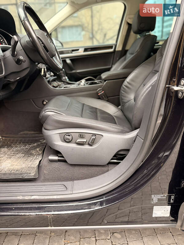 Внедорожник / Кроссовер Volkswagen Touareg 2015 в Ивано-Франковске