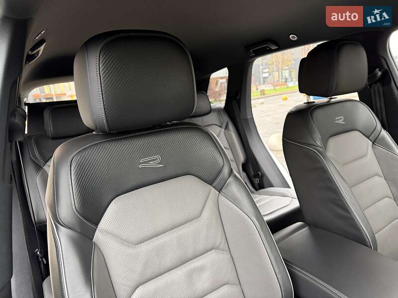 Позашляховик / Кросовер Volkswagen Touareg 2022 в Києві