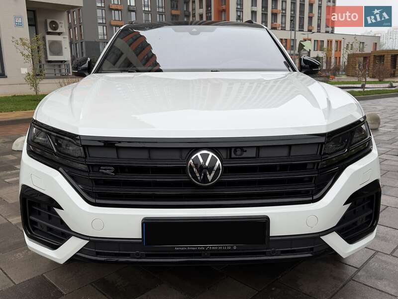 Позашляховик / Кросовер Volkswagen Touareg 2022 в Києві