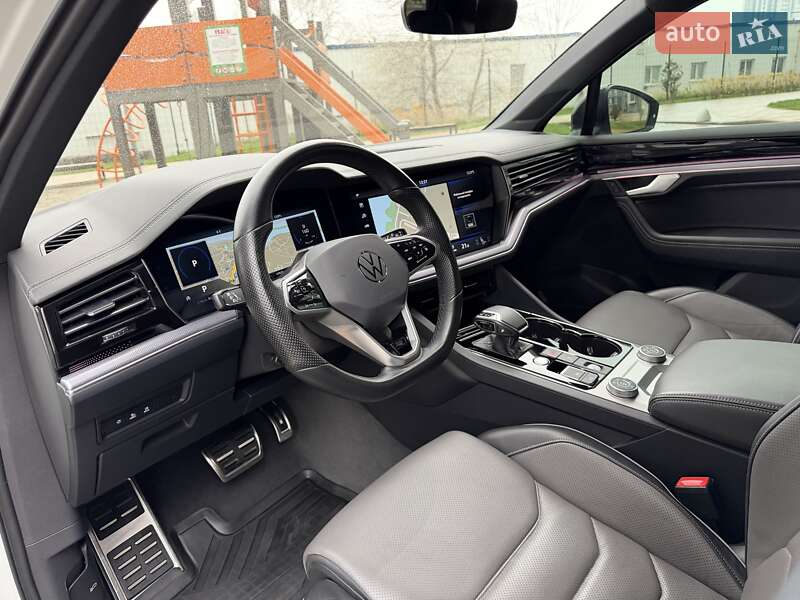 Позашляховик / Кросовер Volkswagen Touareg 2022 в Києві
