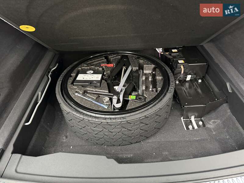 Позашляховик / Кросовер Volkswagen Touareg 2022 в Києві