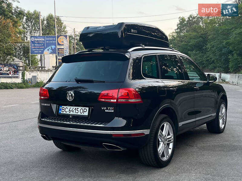 Внедорожник / Кроссовер Volkswagen Touareg 2014 в Киеве