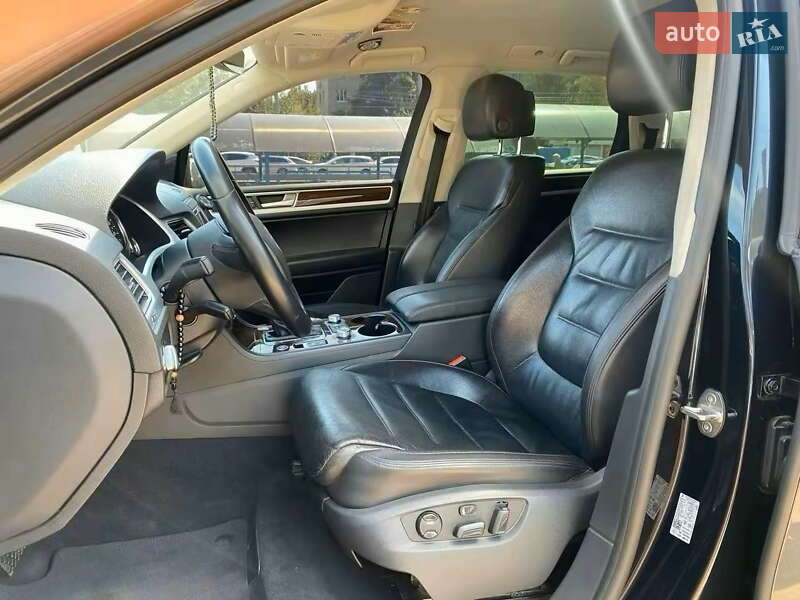 Позашляховик / Кросовер Volkswagen Touareg 2018 в Києві фото 15 Позашляховик / Кросовер Volkswagen Touareg 2018 в Києві