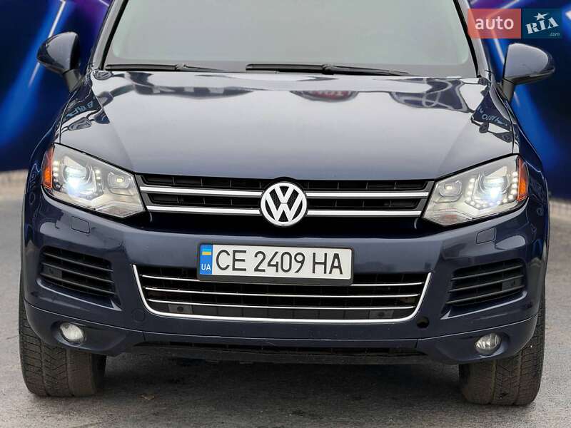 Позашляховик / Кросовер Volkswagen Touareg 2013 в Запоріжжі