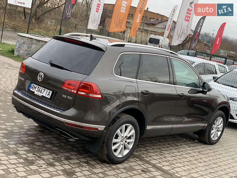 Позашляховик / Кросовер Volkswagen Touareg 2014 в Бердичеві